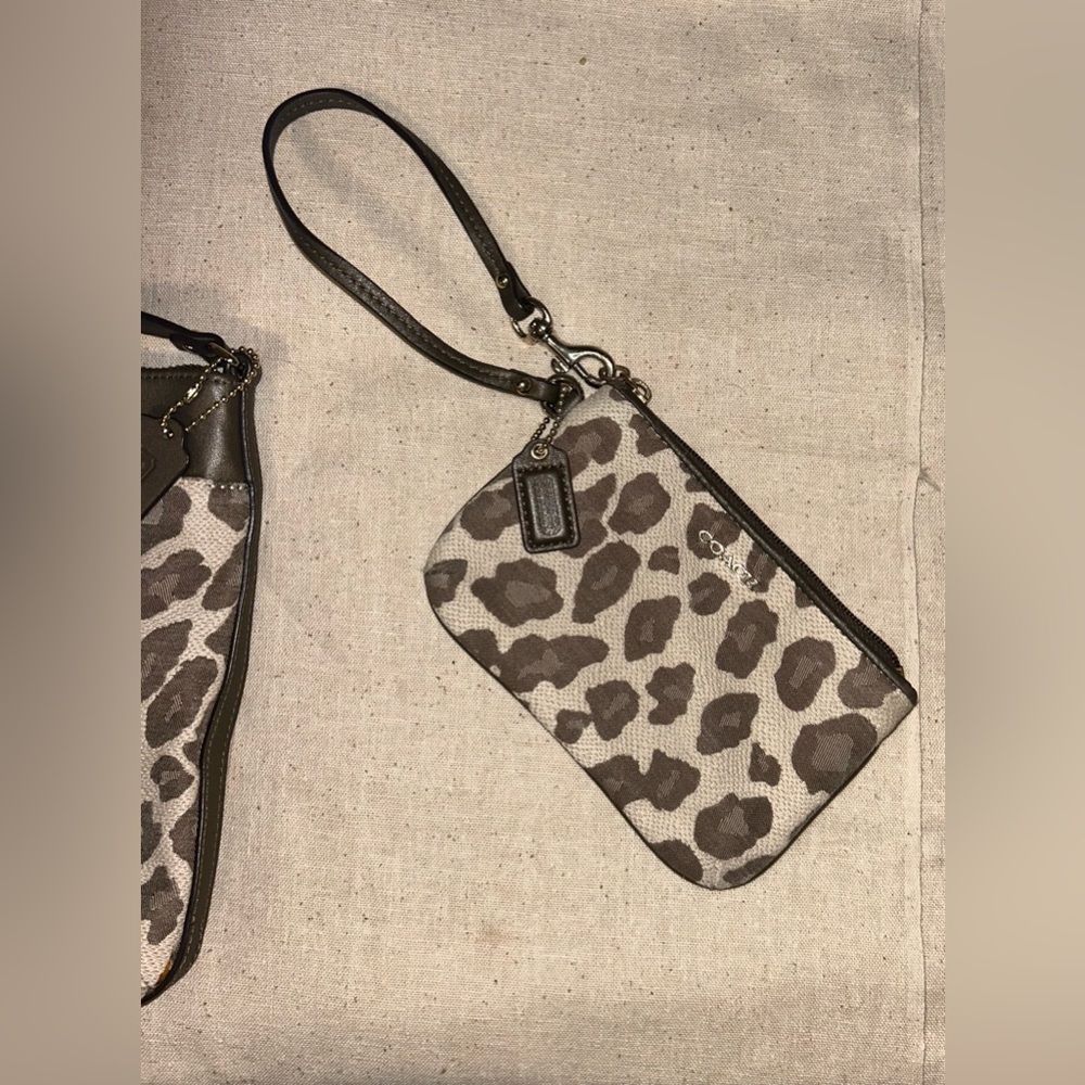 NWOT 🌟VINTAGE🌟leopard print COACH wristlet clutch leather / fabric